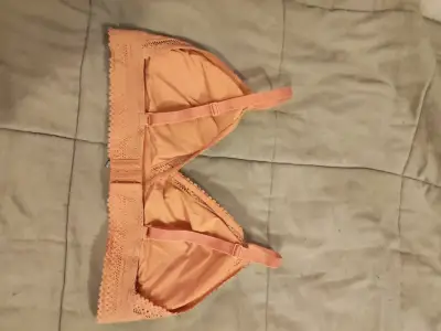 Sostén de encaje rosado talla L - miniatura 2