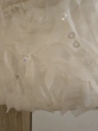 Vestido de niña con flores beige - miniatura 3