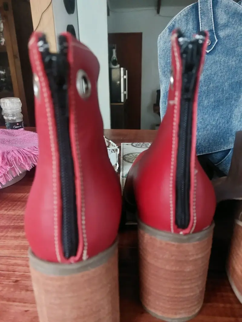 Botines rojos con ojales - 3