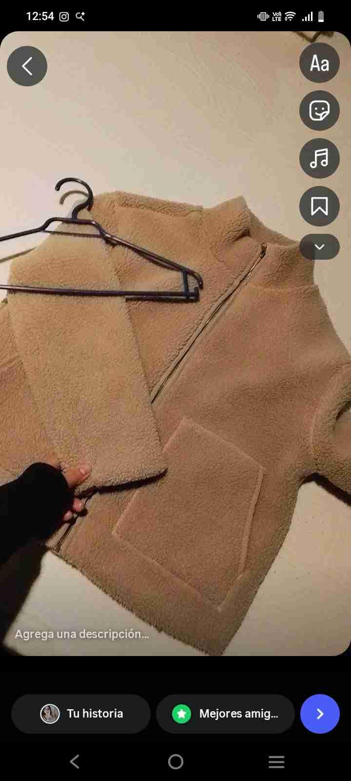Chaqueta beige con cremallera - 1