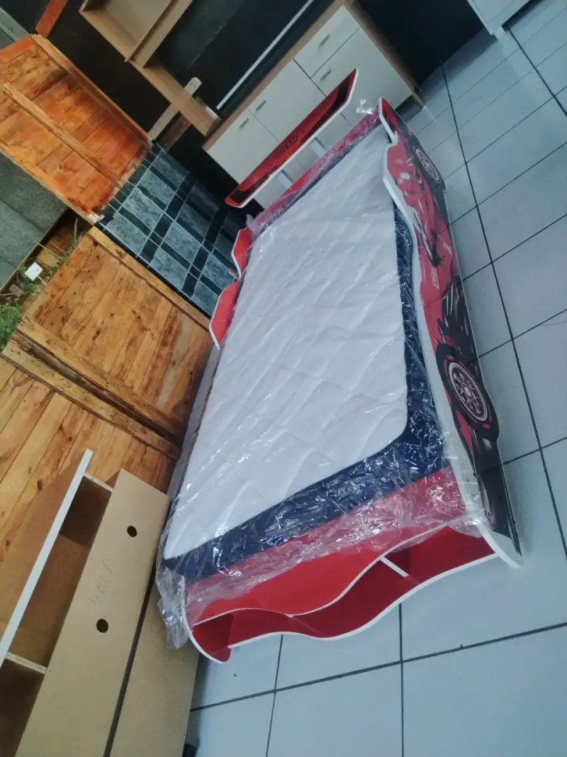 Cama infantil auto deportiva - 1