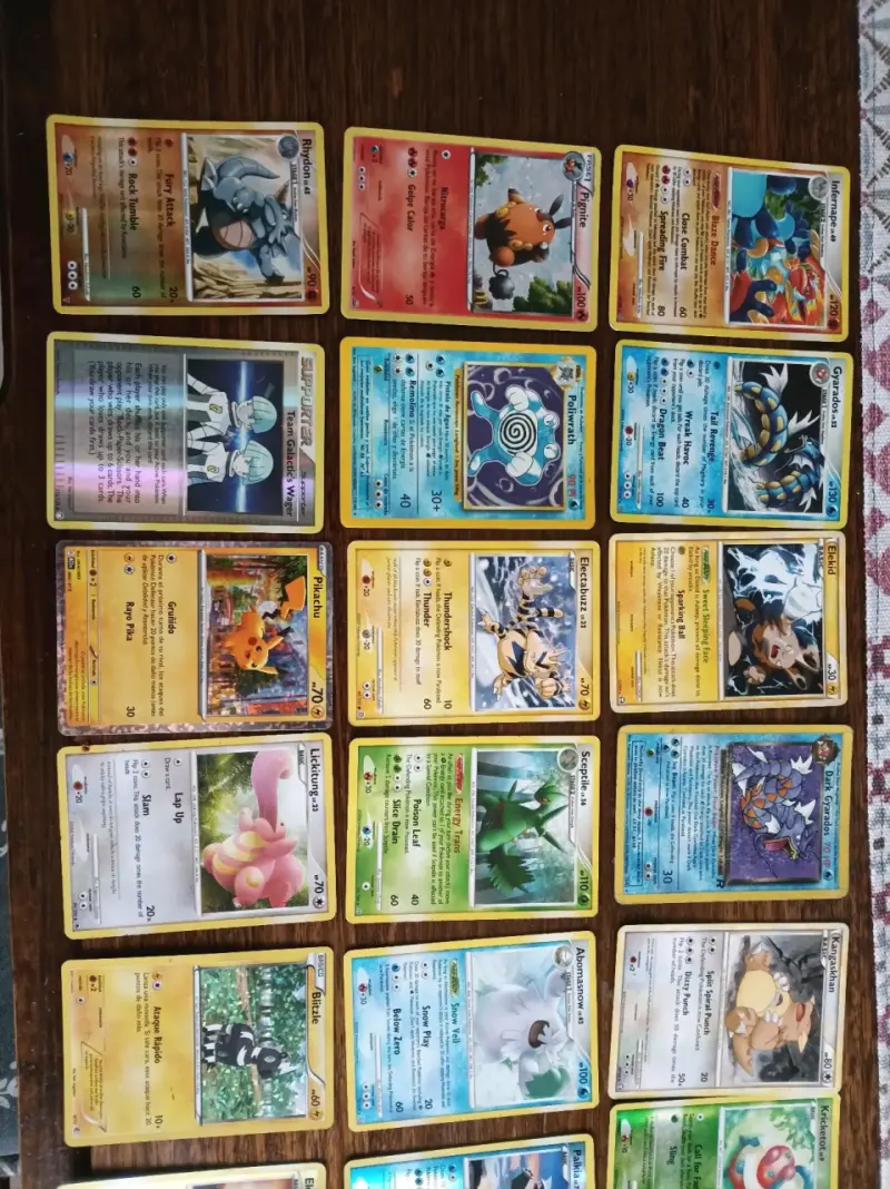 Cartas Pokémon variadas - 2
