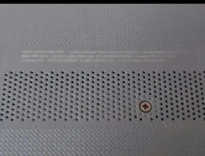 Notebook HP con cargador - miniatura 2