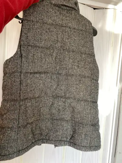 Chaqueta sin mangas gris Old Navy - miniatura 3