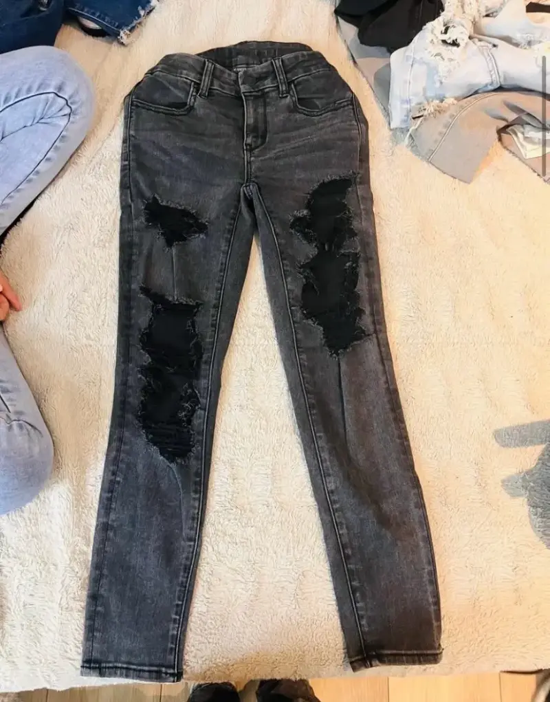 Jeans negros rasgados - 1