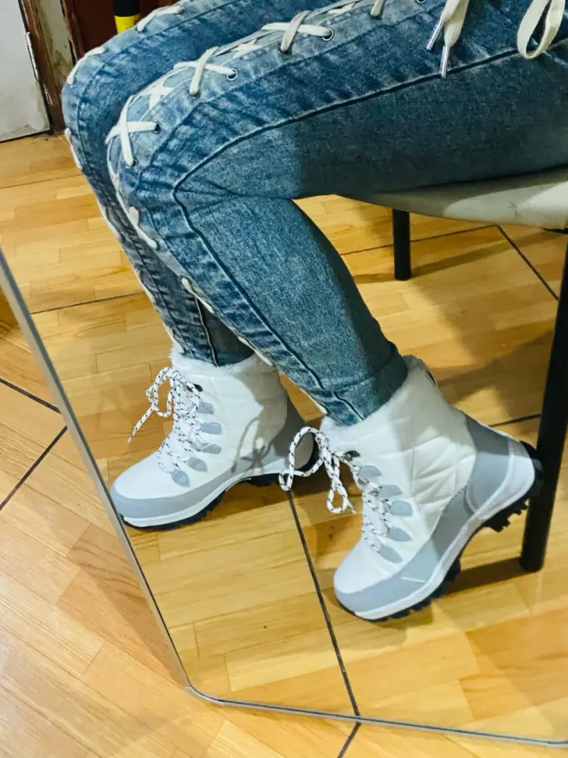 Botas blancas con cordones - 1