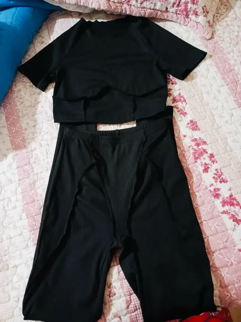 Conjunto deportivo negro mujer