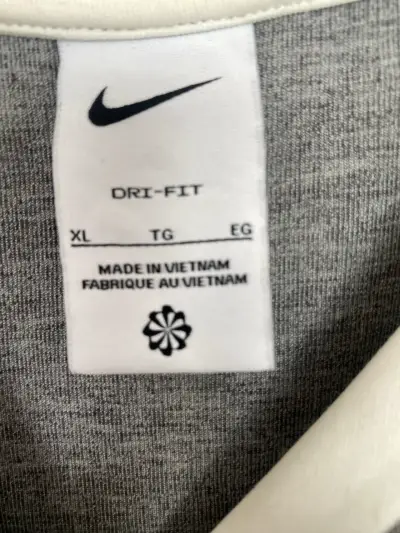 Polerón gris Nike - miniatura 3