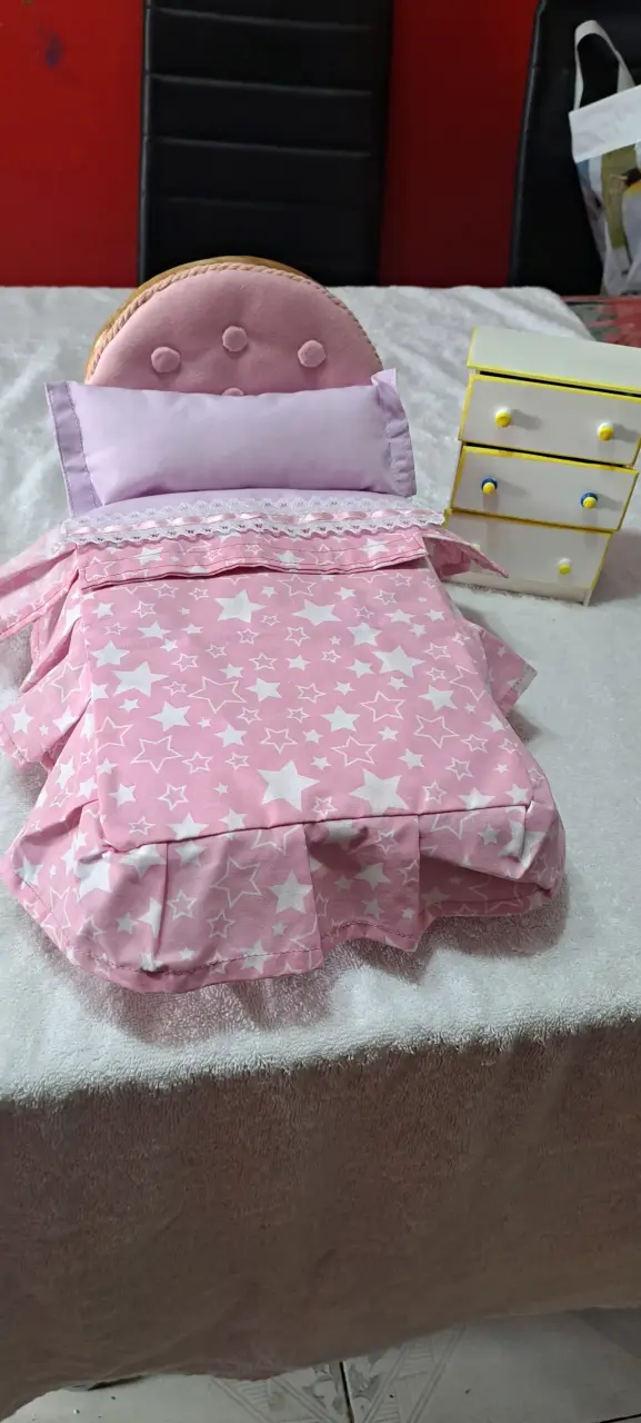 Cama de muñeca con estrellas - 5