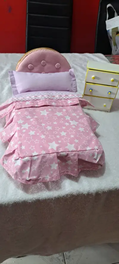 Cama de muñeca con estrellas - miniatura 5
