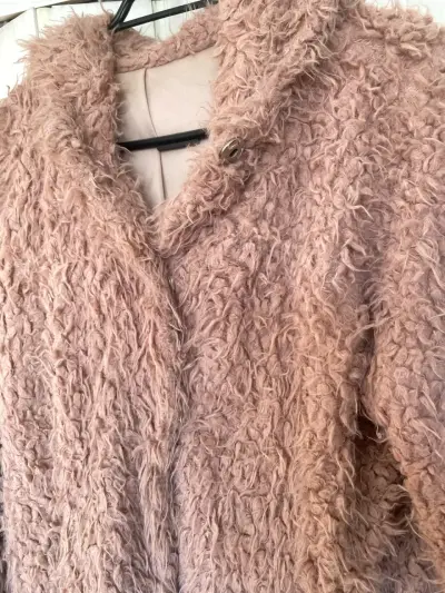 Abrigo de peluche rosado - miniatura 2