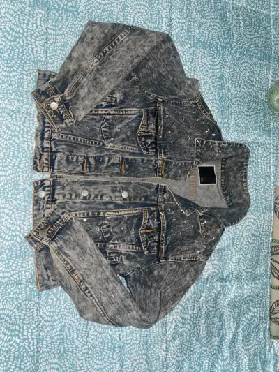 Chaqueta de mezclilla con tachas M - miniatura 2