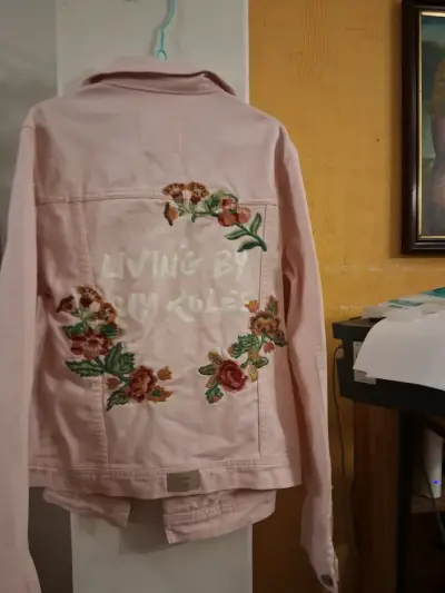 Chaqueta rosada de mezclilla - miniatura 2