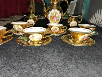 Juego de té dorado de porcelana - miniatura 2