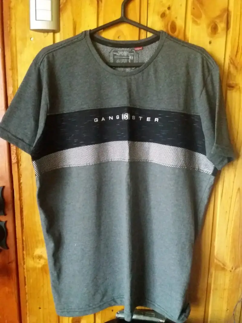 Polera gris con diseño Gangster talla L - 1