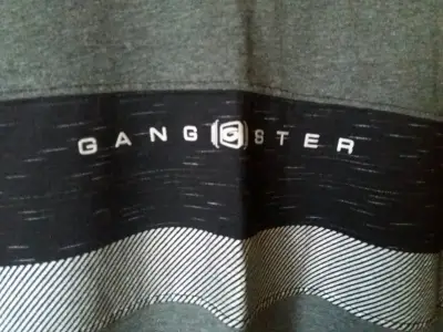 Polera gris con diseño Gangster talla L - miniatura 2
