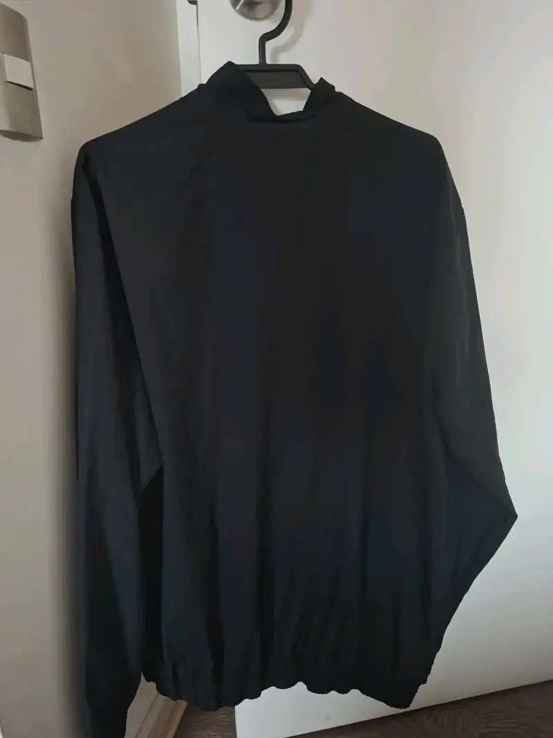 Chaqueta deportiva negra Nike - 2