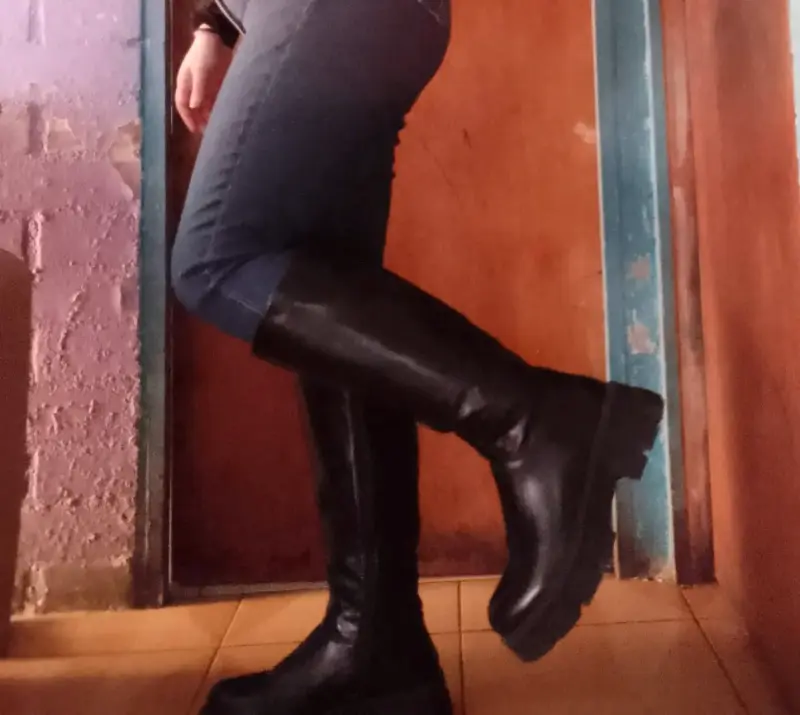 Botas negras de cuero grueso - 3