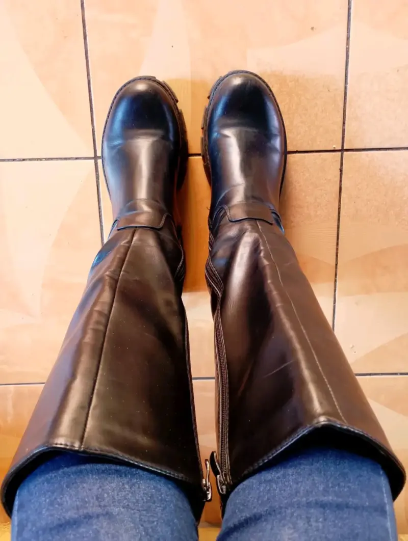 Botas negras de cuero grueso - 4