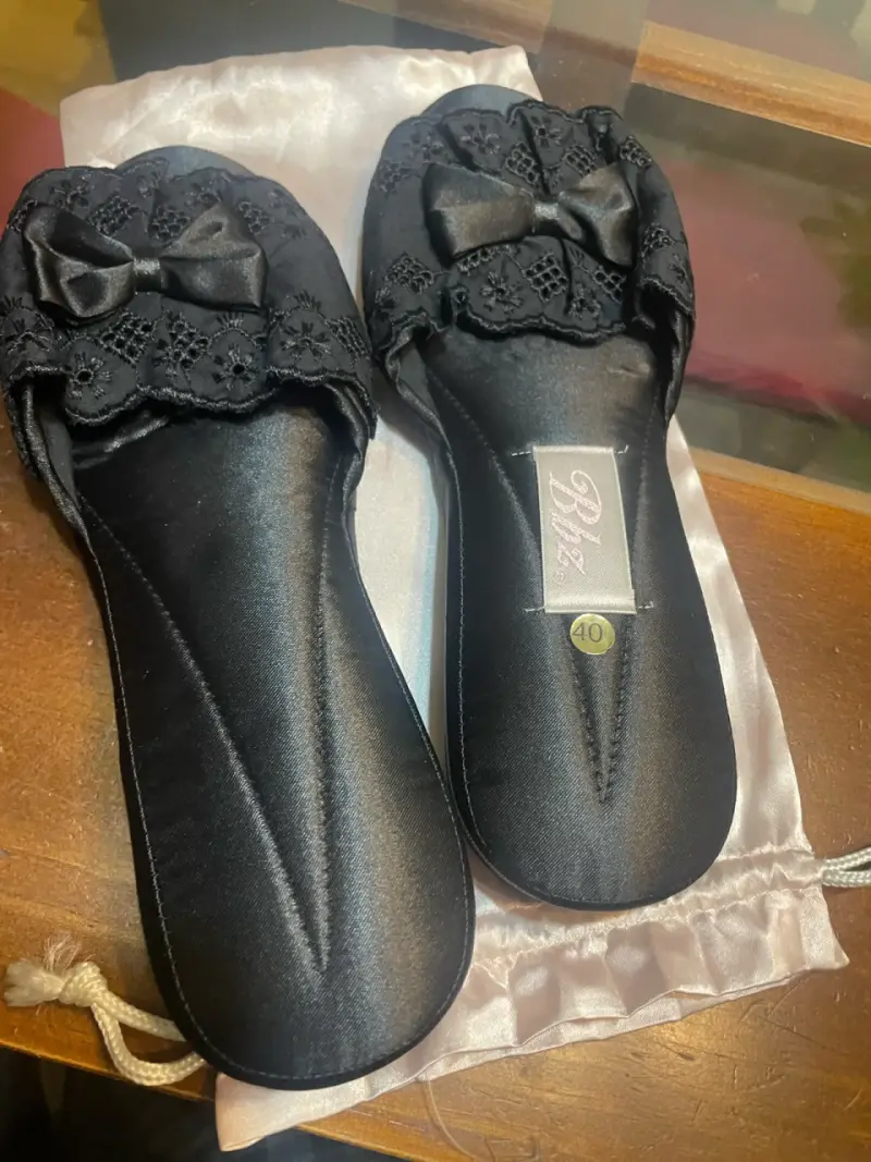 Pantuflas negras de encaje - 1