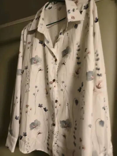 Blusa floreada Nueva - miniatura 2
