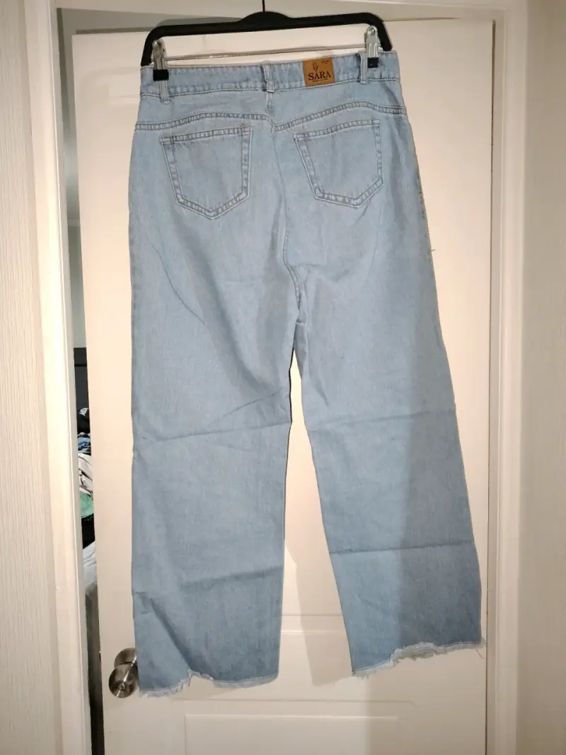 Jeans azules deshilachados - 2