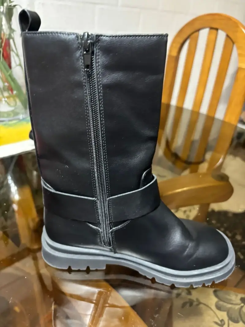 Botas negras de cuero - 1