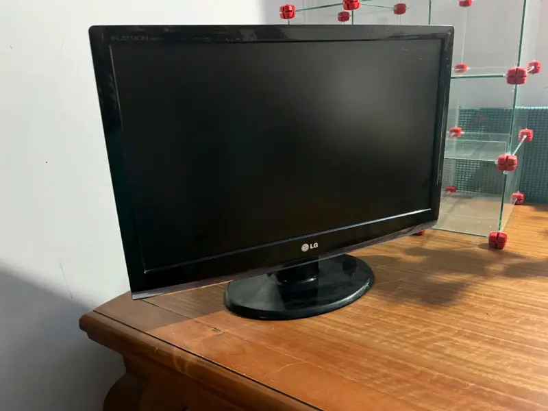 Monitor LG 19 pulgadas, con Pc - 1