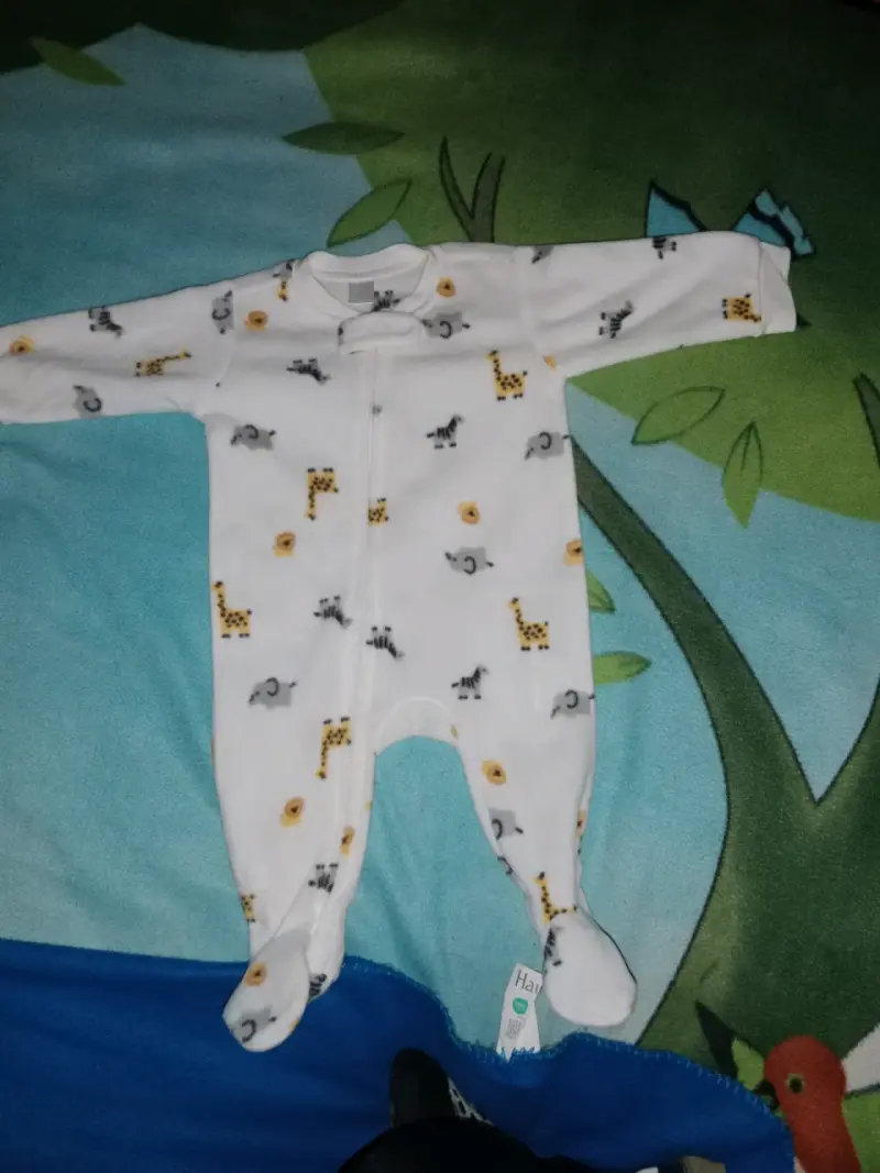 Pijama enterizo infantil con diseño - 3