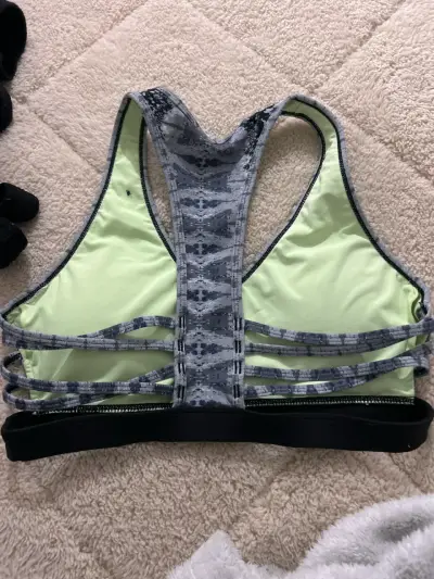 Top deportivo estampado gris - miniatura 2