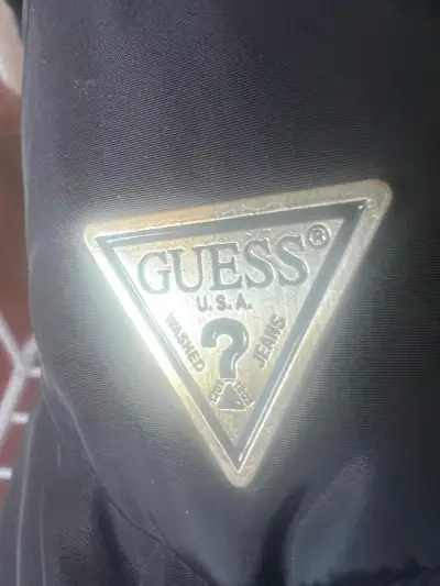 Abrigo negro acolchado Guess - miniatura 3