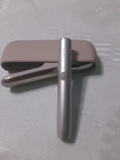 Dispositivo IQOS plateado - miniatura 1