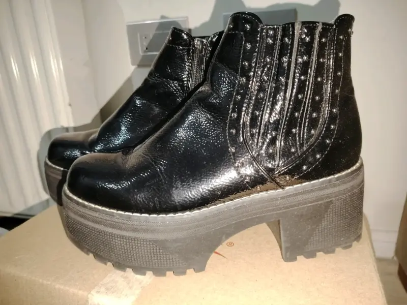 Botines negros de charol con plataforma - 1