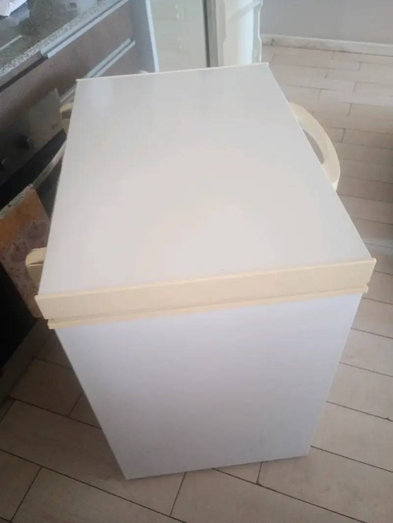 Congelador blanco grande - 1