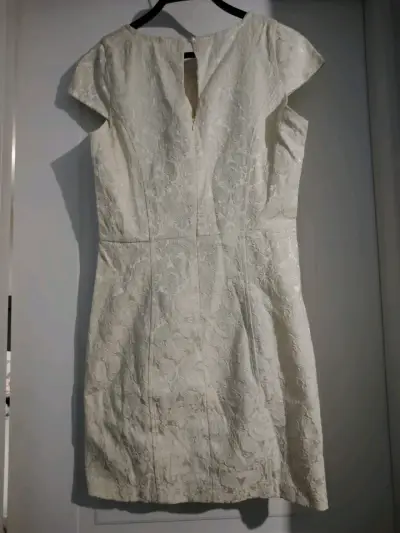 Vestido encaje crema elegante - miniatura 1