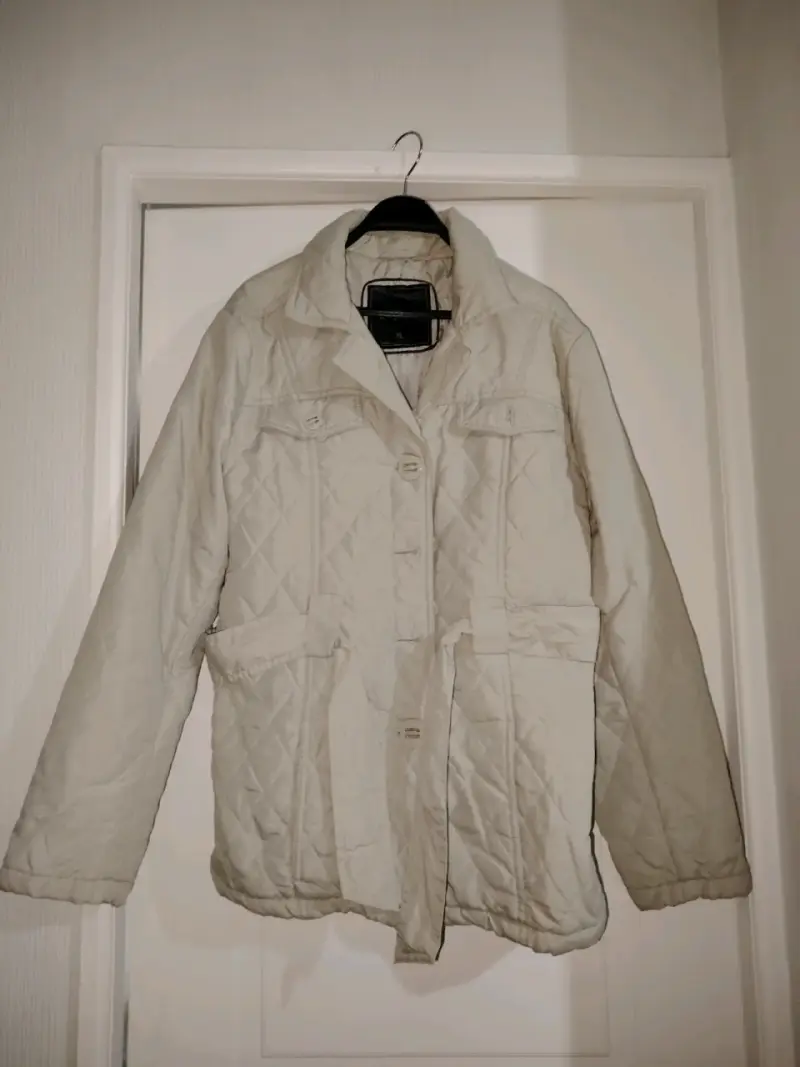 Chaqueta acolchada beige - 1