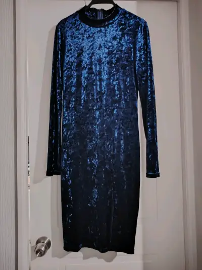 Vestido de terciopelo azul - miniatura 1
