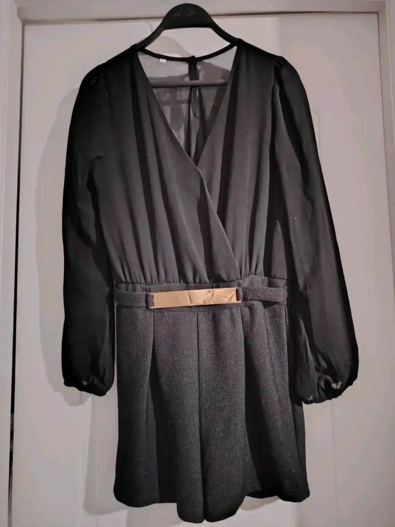 Vestido Short negro elegante con cinturón - 1