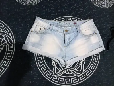 Shorts de mezclilla azul claro - miniatura 1