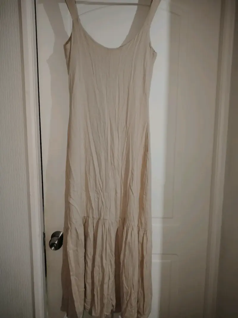 Vestido beige con botones - 2