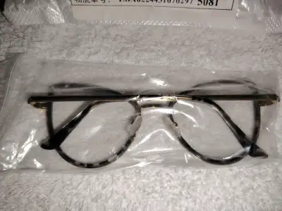 Gafas de marco dorado - miniatura 3