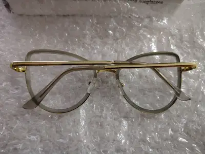 Gafas de moda transparentes - miniatura 4