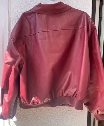 Chaqueta de cuero roja - miniatura 2