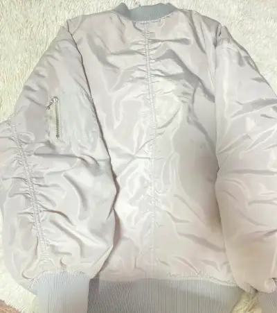 Chaqueta bomber satinada blanca - miniatura 3