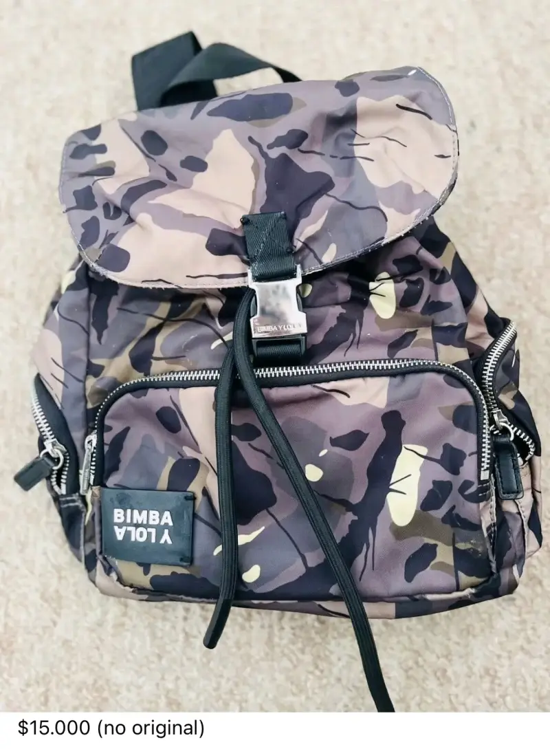 Bolso negro y fucsia con detalles - 3
