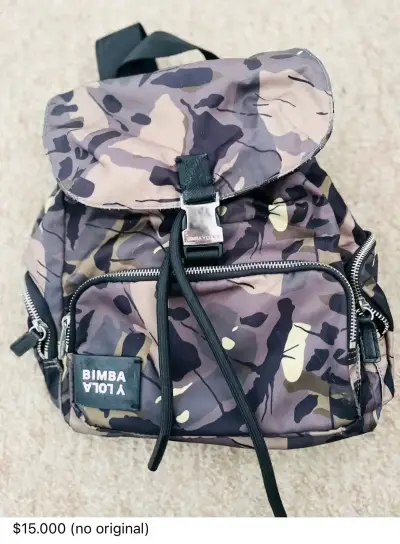 Bolso negro y fucsia con detalles - miniatura 3