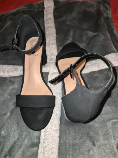Sandalias negras elegantes - miniatura 1