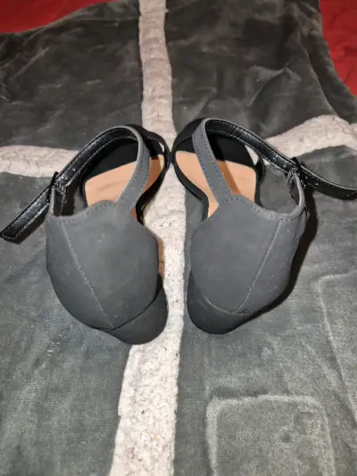 Sandalias negras elegantes - miniatura 2