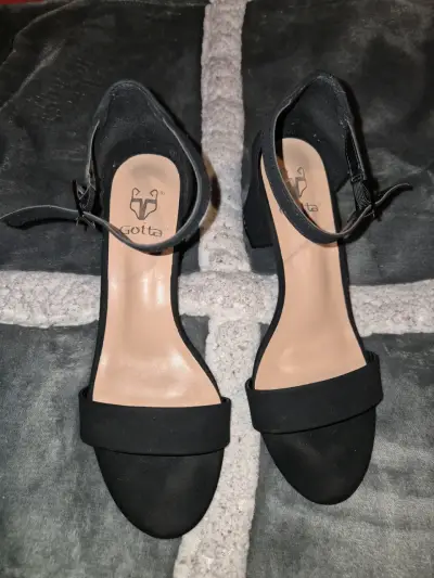 Sandalias negras elegantes - miniatura 3