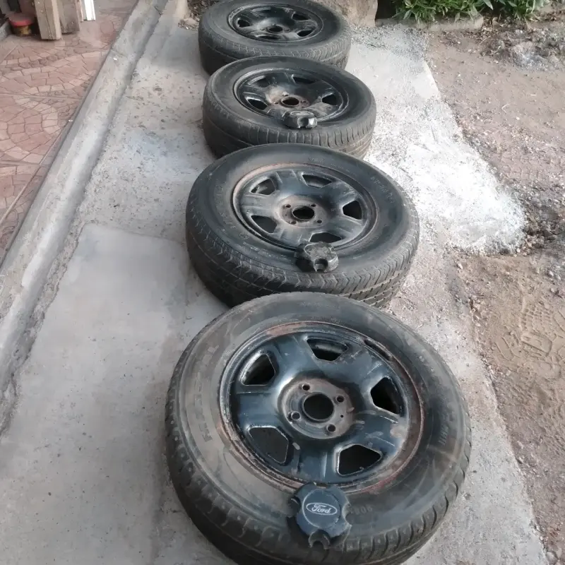 Ruedas de auto con llantas Ford Ecosport 2007
